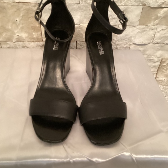 Michael Michael Kors Fiona Wedge Sandals - Picture 3 of 12